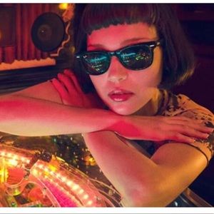 Meet your Posher, Buckaroo